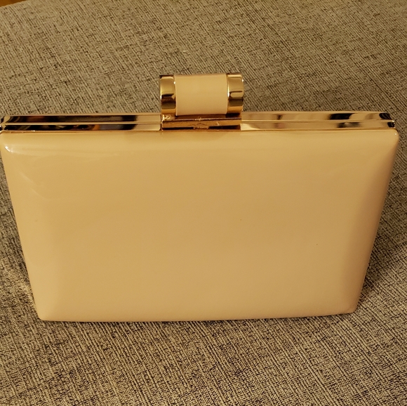 Handbags - NWT - Clutch Purse